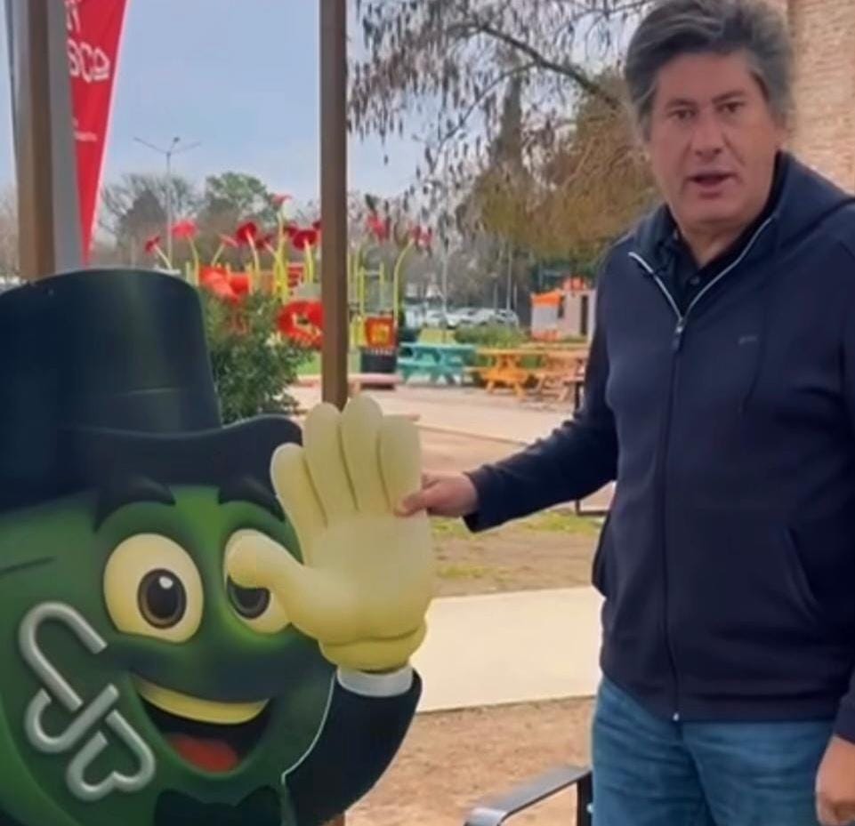 Funesito: vandalizaron y pintaron simbología nazi en la mascota del 150° aniversario de Funes